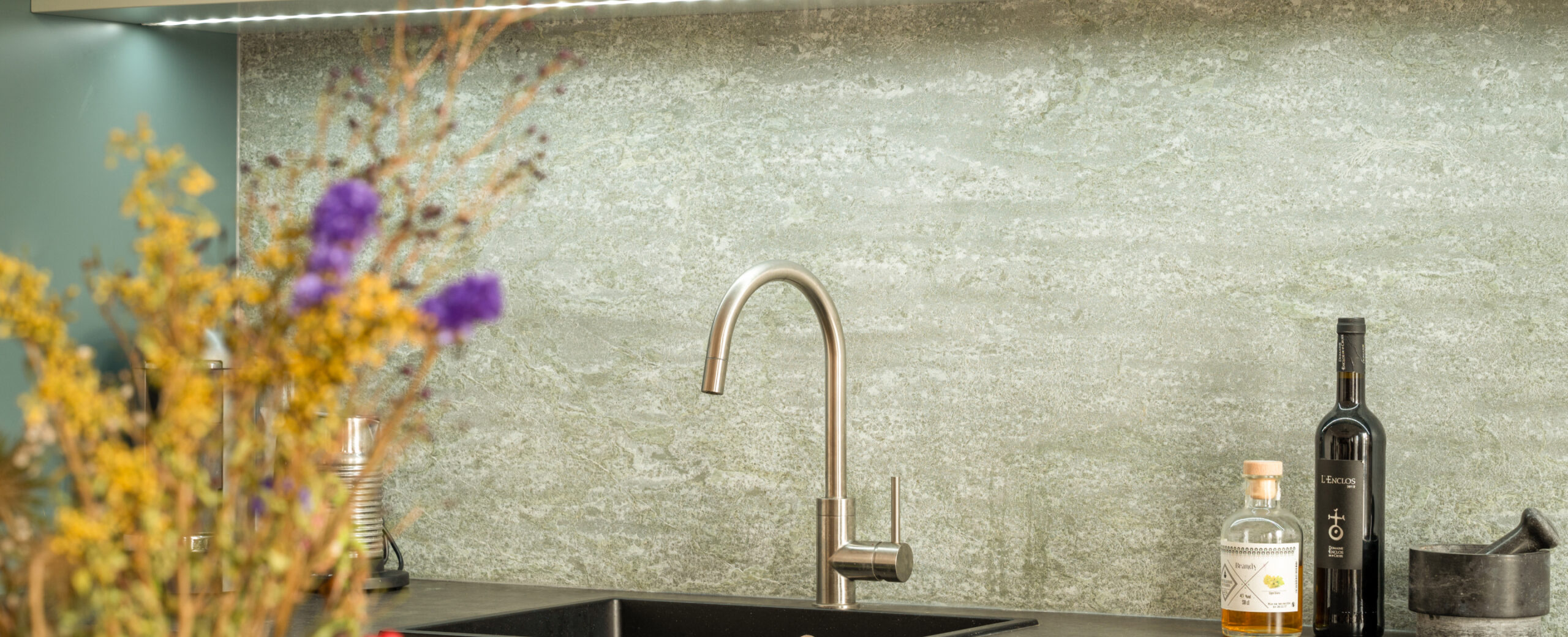 contact stoneleaf scaled